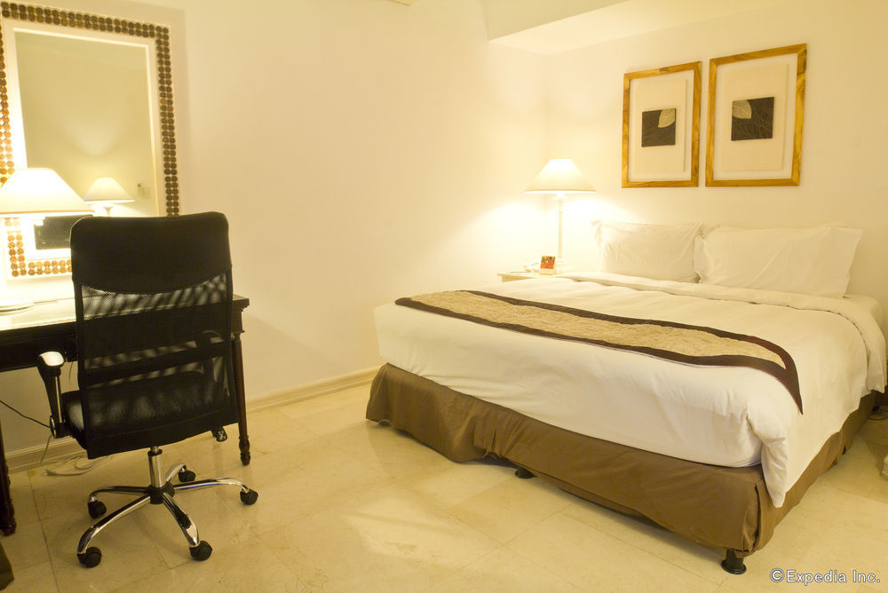 Vivere Hotel And Resorts Muntinlupa City Exterior foto